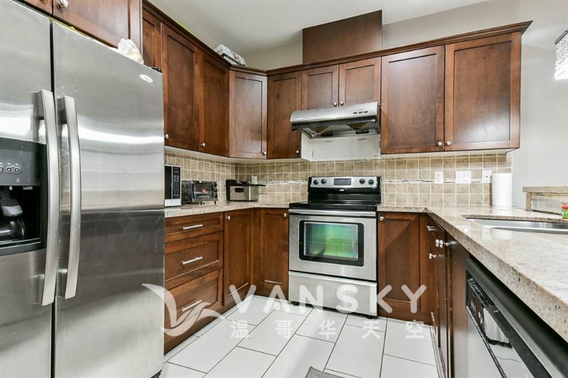 260725100534_3 Kitchen 2.jpg